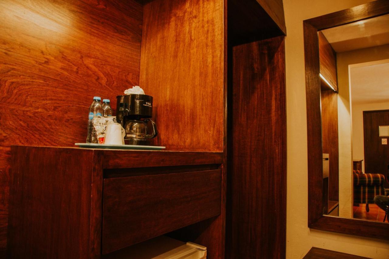 Hotel Holly メリダ エクステリア 写真